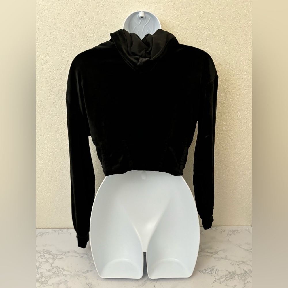 JOLIE & JOY Cropped Hoodie Sweater Womens L Velour Black Pullover Long Sleeve D2 - Picture 3 of 5